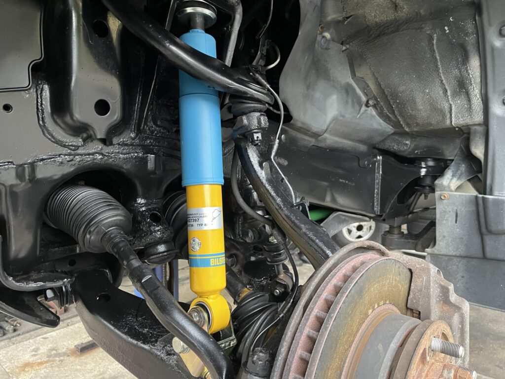 BILSTEIN ﾗﾝｸﾙ100 ﾗﾝﾄﾞｸﾙｰｻﾞｰ100 ショック交換 メンテナンス